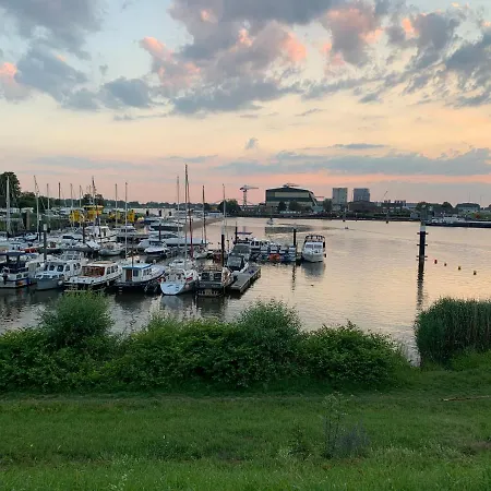 Gorinchem, Spacious House, Terrace At The Water *
